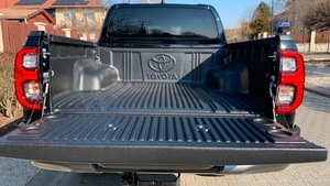 Nouveau Toyota Hilux 2.8 D-4D 4x4 INVINCIBLE MY25,52.990 SUV Hybride 5 places 204 ch Transmission Automatique Conduite à Gauche - Product Image 6