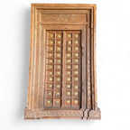Porte en bois massif artisanale antique avec des panneaux sculptés de style traditionnel d'origine du Rajasthan pour la maison, le bureau et la chambre à coucher - Product Image 3