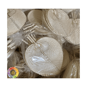 Ventilateur élégant de haute qualité en feuille de palmier, meilleur prix, origine Vietnam, idéal pour la décoration et le refroidissement d'été, de nombreuses tailles. - Product Image 1