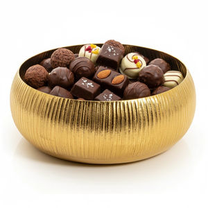 Vente en gros d'usine, chocolat gastronomique de luxe assorti, élégant bol en métal décoratif à nervures dorées, cadeau de mariage à prix avantageux - Product Image 1