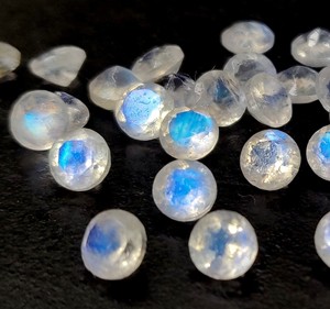 Natural <b>Rainbow</b> Moonstone Round Cut 5mm Faceted AAA Quality - <b>Top</b> Blue Flashy <b>Rainbow</b> Moonstone Loose Gemstone - Product Image 5