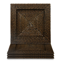 Assiettes de présentation en rotin personnalisables de haute qualité, écologiques, durables, pour la restauration et la décoration d'événements, faites à la main et écoresponsables.