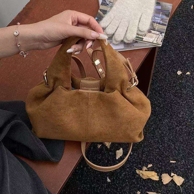 สีน้ำตาล