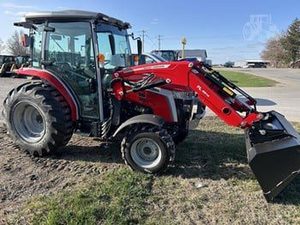 Tracteur agricole multifonctionnel LS Green & Black 4WD avec chargeur frontal et pelle arrière, 90 CV - Product Image 3