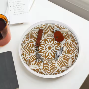 Imprimé floral blanc | Plateau de rangement et de service décoratif pour la cuisine, la table basse et la décoration intérieure - Product Image 3