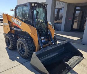 Equipo de Trabajo Pesado para Minicargadora SR210B con Motor Kubota, Alta Eficiencia y Rendimiento Confiable para Contratistas - Product Image 1