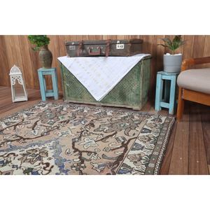 Alfombra turca de 4.9x6.7 pies, alfombra vintage, geométrica marrón con elementos florales. - Product Image 5