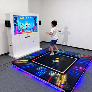 Attrezzatura da gioco interattiva immersiva con trampolino per bambini personalizzata con motion capture per parchi familiari e strutture sportive - Product Image 1