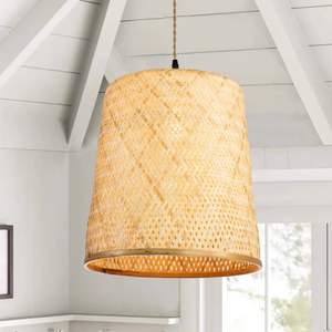 Plafonnier en bambou adapté aux espaces commerciaux et hôteliers, avec une structure tissée durable et une émission de lumière chaude - Product Image 3