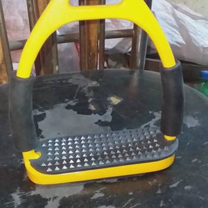 Colección Ecuestre de Última Tendencia: Estribos Flexibles de Acero Inoxidable con Estampado y Almohadillas de Silla Cómodas - Nueva Colección Premier - Product Image 3