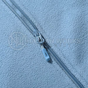 เสื้อแจ็คเก็ตขนแกะกันน้ำสำหรับผู้ชายสำหรับฤดูหนาว คอตั้ง ปรับแต่งสีและขนาดได้ บริการ OEM คุณภาพสูงสำหรับใช้งานกลางแจ้ง - Product Image 4