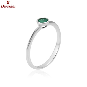 Anillo de piedras preciosas teñidas de esmeralda de Plata de Ley 925 sólida de banda simple clásica - Product Image 2