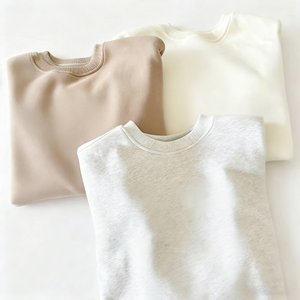เสื้อสเวตเตอร์คอกลมพิมพ์ลาย DTG แบบสวมหัวแขนปีกค้างคาวสีทึบโอเวอร์ไซส์สำหรับฤดูหนาวออกแบบได้ตามต้องการ - Product Image 2