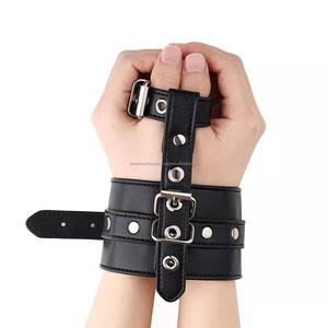 Menottes en cuir noir de haute qualité pour le bondage, avec attache pour le pouce, pour adultes, jouets sexuels, fétichisme, dispositifs de retenue - Product Image 5