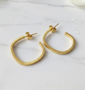 Pendientes de Aro Elegantes Hechos a Mano en Plata de Ley 925 con Baño de Oro de 18K para Mujer |   Joyería de Fiesta con un Estilo Único - Product Image 1
