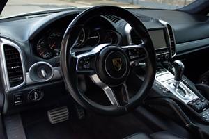 Porsche Cayenne Turbo 2016 - Product Image 4