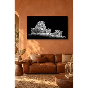 Impression sur toile de la famille de lions Fida avec quatre chiots - Product Image 1