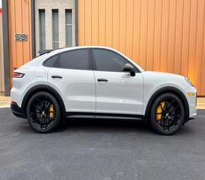 SUV Deportiva de Alto Rendimiento Usada 2024, Motor Biturbo, Interior de Cuero Premium, Manejo Suave, Unidad Limpia, Suministrada desde Japón - Product Image 5