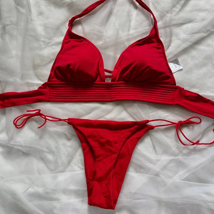 Conjunto de Bikini personalizado de OEM, corte descarado y diseños de Halter para compradores personalizados con MOQ y marca, ropa de playa y accesorios de playa - Product Image 2