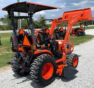 KUBOTA B2320 MINI TRACTOR CON LA304 Cargador frontal - Product Image 6