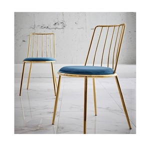 Chaise en métal industrielle conçue avec un cadre solide et robuste pour offrir un confort durable et un siège élégant pour tout espace domestique - Product Image 3