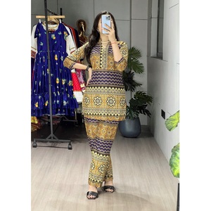 Conjunto de Ropa Moderna de Rayón para Mujer al por Mayor, para Uso Casual, Corporativo y Relajado en el Hogar, Disponible a Precio de Fábrica - Product Image 1