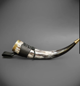 Corne à boire viking en laiton poli au design antique avec motif animal, souvenir de Blatant Exports - Product Image 1