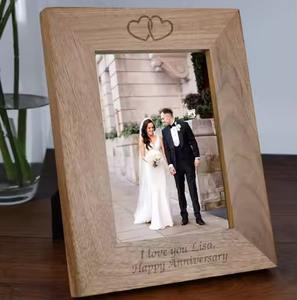 Cadre photo en bois avec accessoires en laiton sur les coins, bloc photo amovible, cadre photo élégant pour la décoration de la maison - Product Image 2