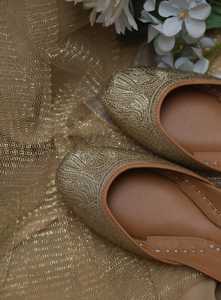 รองเท้าหนังผู้หญิงแฟชั่น ดีไซน์ใหม่สำหรับฤดูใบไม้ร่วง สีพื้นเรียบง่าย น้ำหนักเบา สไตล์ลำลอง เหมาะสำหรับงานปาร์ตี้ - Product Image 5