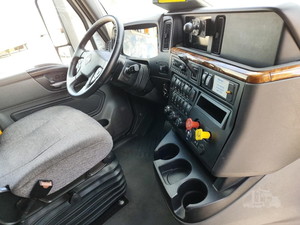 Camión de Carga Pesada Diésel Automático Usado de Buena Calidad, Modelo 2023, Cabina Comercial, Tractor de Carga, Vehículo de Larga Distancia y Logística - Product Image 5