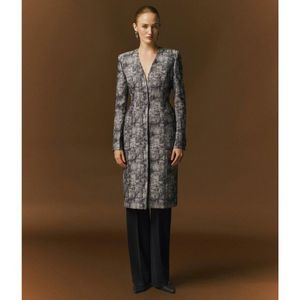 Blazer de Alta Calidad para Mujer, Elegante, Corte Dawn, Ropa Femenina con Servicios ODM, Hecho en Vietnam - Product Image 1