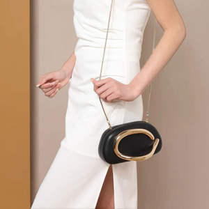 กระเป๋าถือหนัง PU ทรงสี่เหลี่ยมหรูหราพร้อมโซ่ถอดออกได้และตกแต่งโลหะกระเป๋าคลัทช์สำหรับงานราตรีมีสไตล์ - Product Image 2