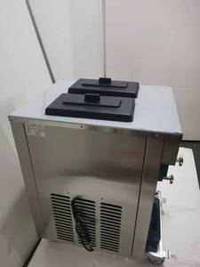 เครื่องทำครีมแบบตั้งโต๊ะซอฟท์เฟลเวอร์ 3 หัวจ่ายสำหรับร้านกาแฟ - Product Image 2