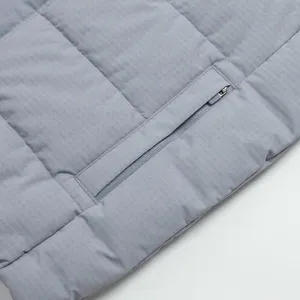 เสื้อแจ็คเก็ตบุใยสังเคราะห์ Aristino สำหรับผู้ชาย รุ่นฤดูหนาว ผลิตจากโพลีเอสเตอร์ 100% ทออย่างดี พร้อมโลโก้ที่แขนซ้าย รุ่น AJK047BZ ผลิตในเวียดนาม มีสินค้าพร้อมส่ง - Product Image 3