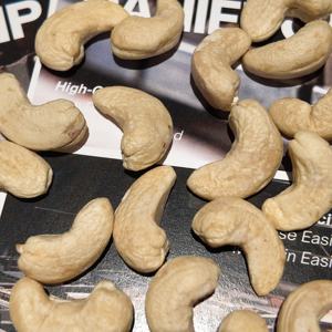 Noix de cajou du Cambodge à prix compétitif, qualité W240, biologique, certifiée USDA/UE, emballée sous vide, décortiquée pour la transformation alimentaire - Product Image 4