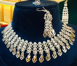 Ensemble de bijoux vintage en plaqué or 24 carats, collier et boucles d'oreilles en cuivre 18 carats avec motif floral en zircon, accessoire de mode USA France - Product Image 2