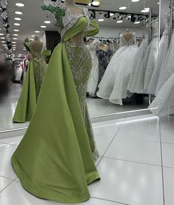 Vestido de Fiesta Maxi Vintage de Satén Ecológico de Diseño Real Tunecino con Perlas - Product Image 1