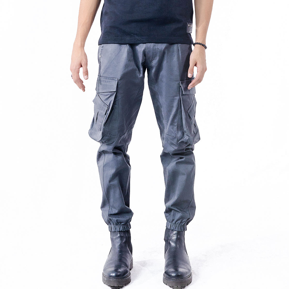 สีเทาอ่อน