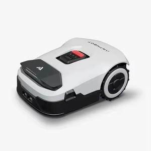 Incroyable - propose la tondeuse à gazon robotisée Genie sans fil - Product Image 1