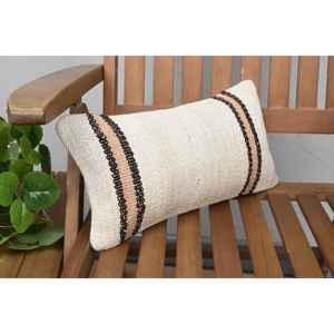 Oreiller en laine Kilim beige Oreiller d'accent de luxe de 8x16 pouces avec motif floral vintage Technique tissée Portable pour la literie de canapé - Product Image 2