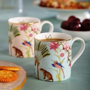 Ensemble de 2 tasses à café roses, ensemble de service à salade en bois et en résine et ustensile fait main - Product Image 2