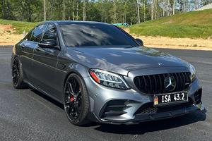 Mercedes-AMG C43 Berline 2020 d'occasion en excellent état, V6 biturbo, transmission intégrale, pack AMG Night, provenance climat chaud - Product Image 3