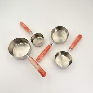 Juego de Tazas y Cucharas Medidoras de Acero Inoxidable con Mango de Resina, Pulido Espejo, Cuatro Piezas, Herramientas Cuantitativas para Hornear y Cocinar - Product Image 2