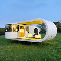 Bureaux modulaires de style américain : Cabine de jardin élégante avec structure en acier et panneaux en aluminium au design moderne