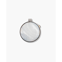 Pendentif rond en acier inoxydable plaqué rhodium et or avec accents de diamants et de perles