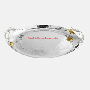 Bandeja para servir aperitivos ovalados martillados de vid de acero inoxidable de la más alta calidad con mango dorado de diseñador a la venta. - Product Image 6