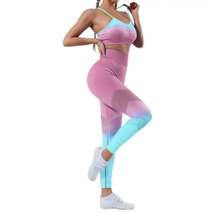 Ensemble 2 pièces d'entraînement sans couture pour femmes, leggings de yoga taille haute et débardeur de gymnastique actif pour amateurs de fitness - Product Image 3