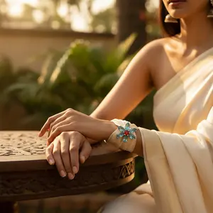 แหวนฝังพลอยสีแดงน้ำเงิน ดีไซน์ทันสมัย ชุบทองคำสีกุหลาบ - เครื่องประดับแฟชั่นสำหรับผู้หญิง - Product Image 3