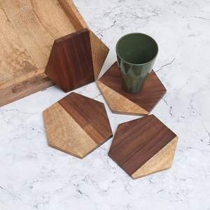Posavasos de madera hechos a mano con estilo rústico Premium perfectos para mesas de centro cocinas caseras bares y comedores - Product Image 1