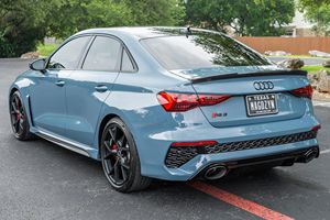 Excellent état, Audi RS3 d'occasion 2024, 6 000 miles, moteur turbo 5 cylindres - Product Image 2